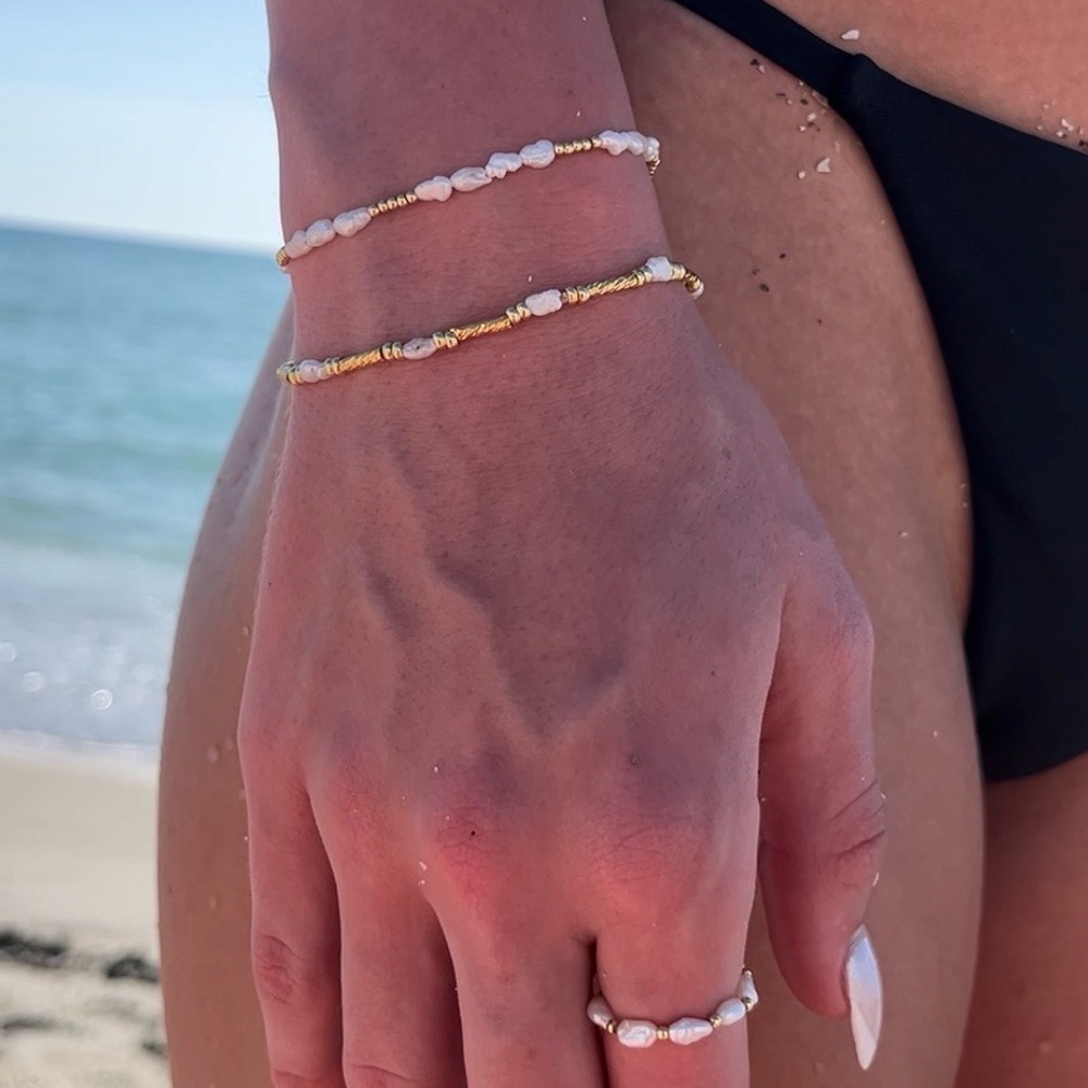 Freshwater Pearl & Gold Beaded Bracelet| handmade stretch bracelet